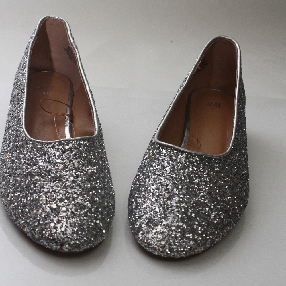 Sliver glittery shoes